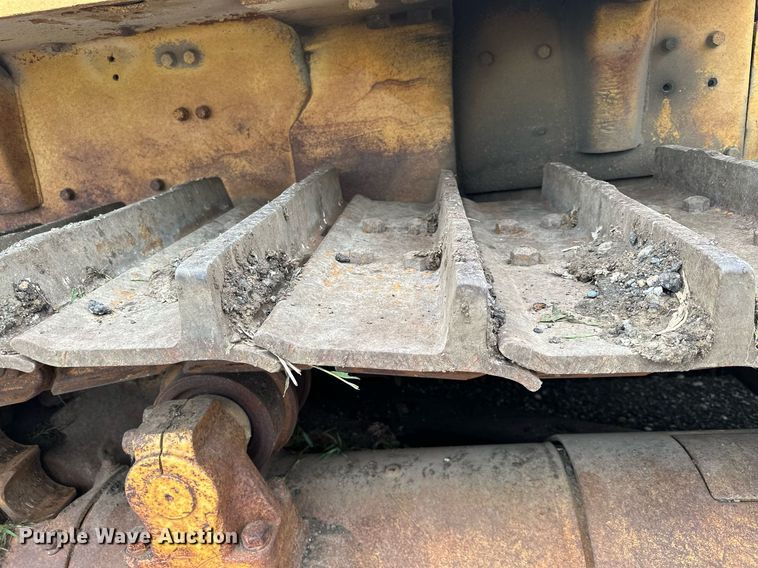 image for item DQ7333 1976 Caterpillar D8K  cable plow