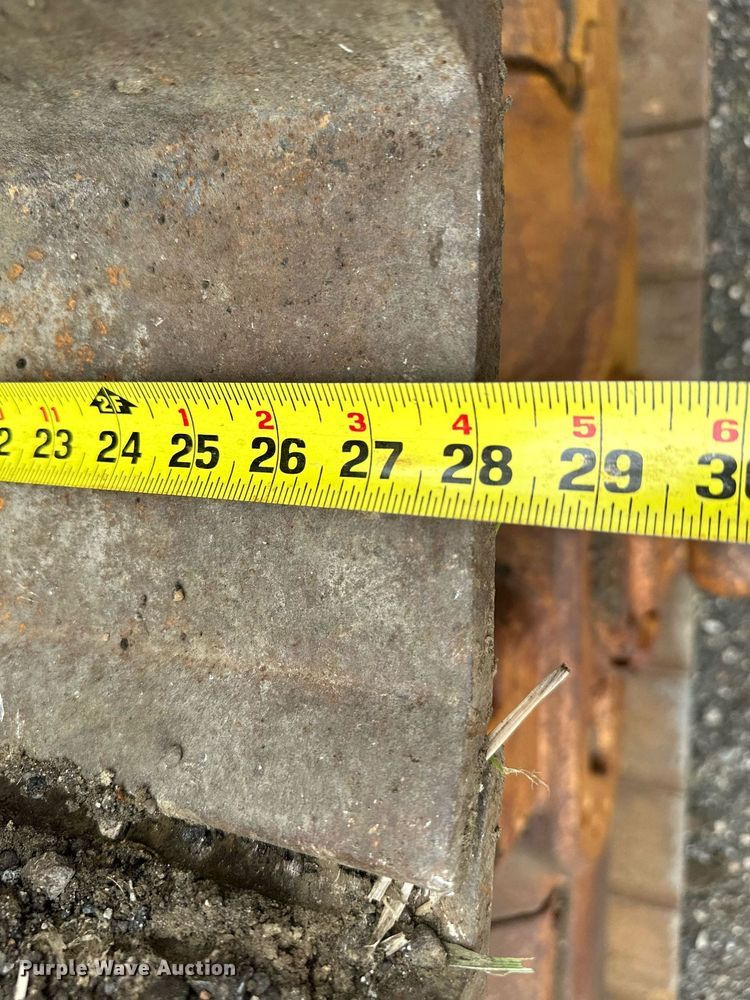 image for item DQ7333 1976 Caterpillar D8K  cable plow