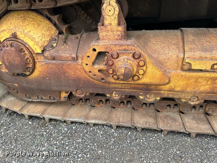 image for item DQ7333 1976 Caterpillar D8K  cable plow