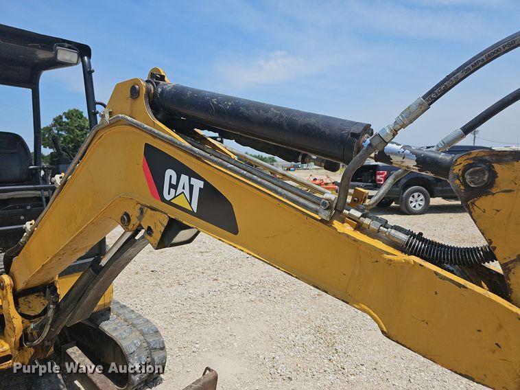 image for item DR3406 2015 Caterpillar 303E CR  mini excavator
