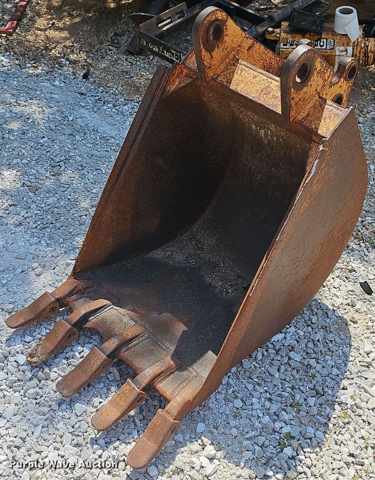 image for item DR3410 24" W backhoe bucket