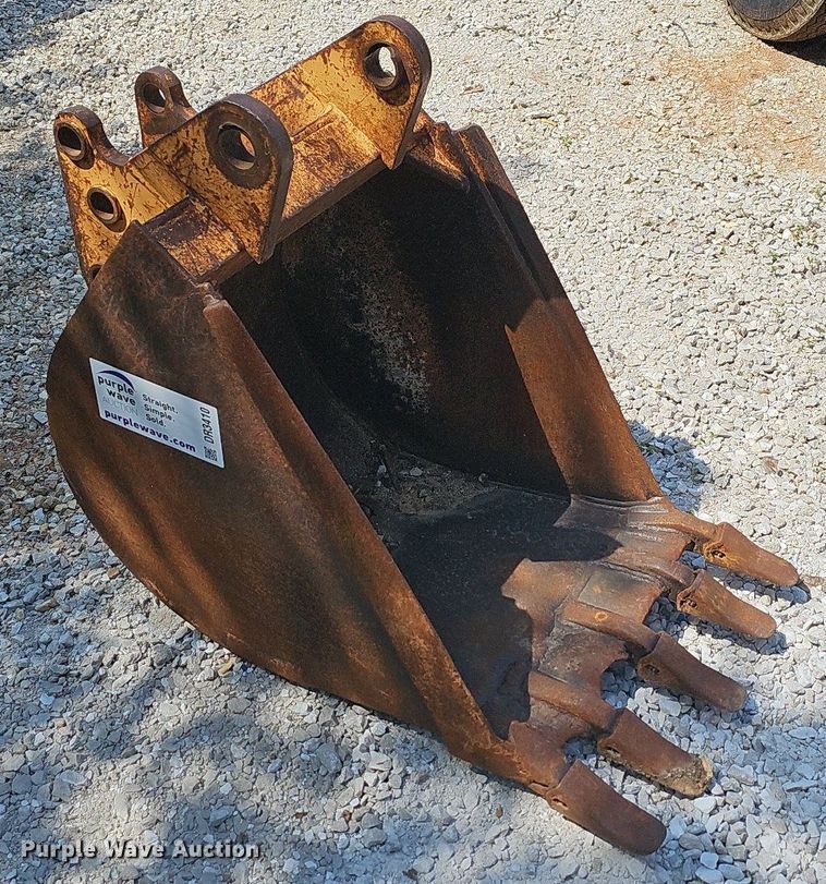 image for item DR3410 24" W backhoe bucket