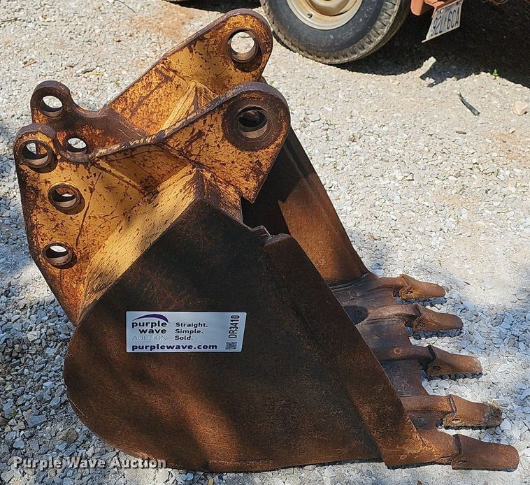 image for item DR3410 24" W backhoe bucket