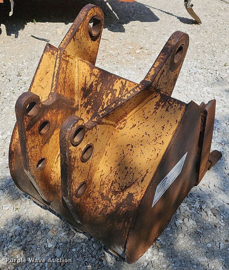 image for item DR3410 24" W backhoe bucket