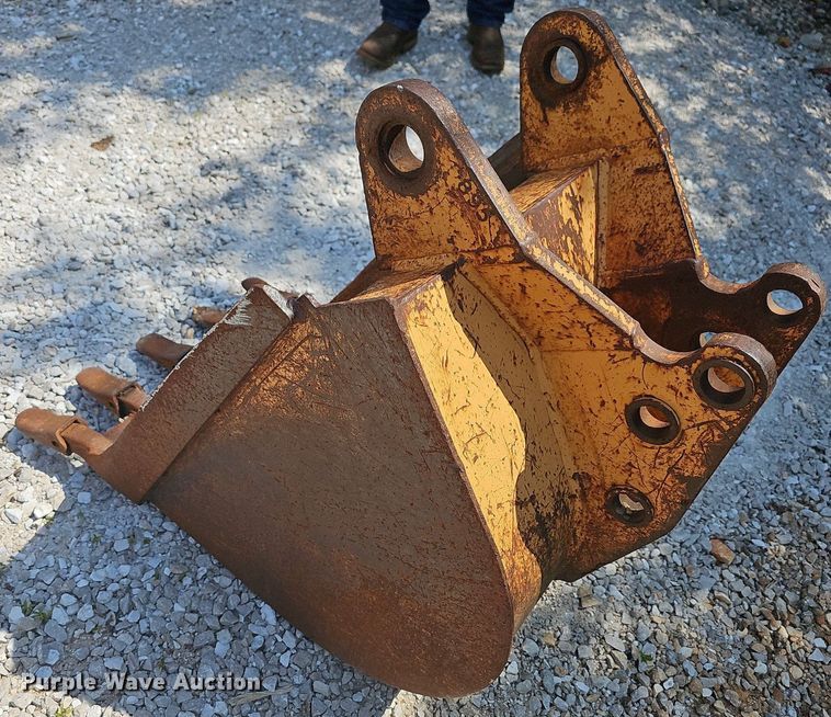 image for item DR3410 24" W backhoe bucket