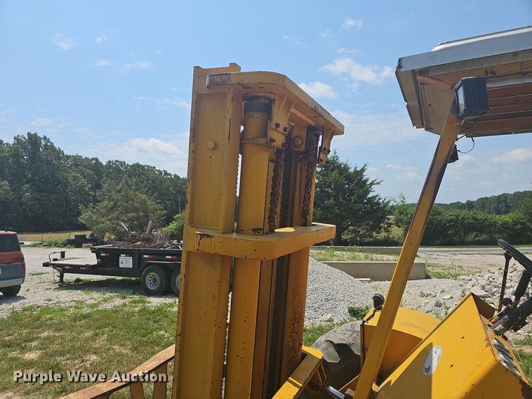 image for item DR3411 Dahmer  forklift