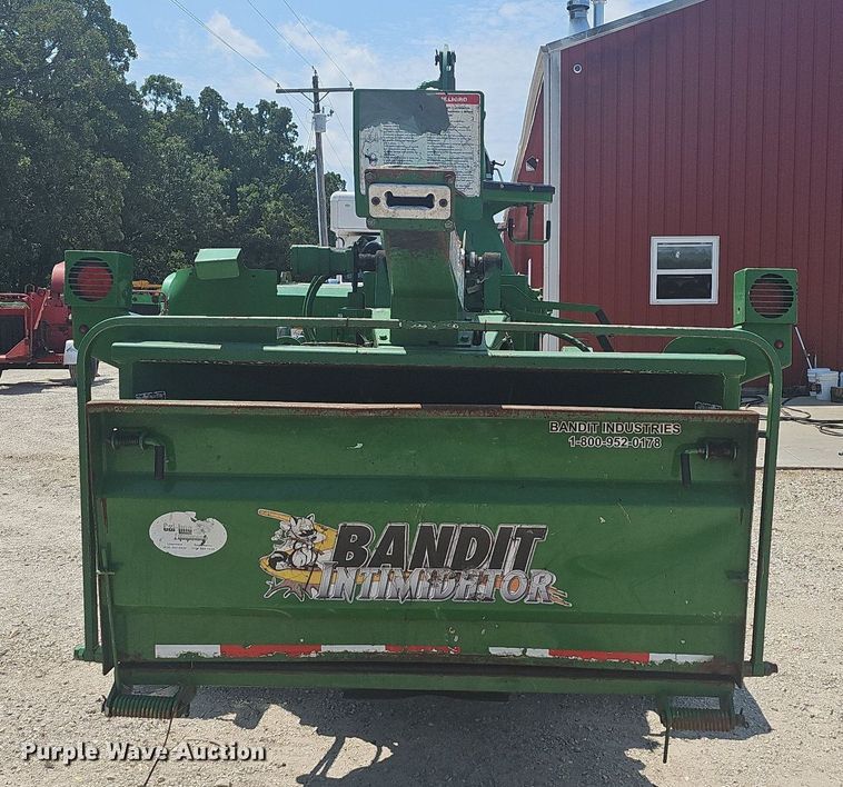 image for item DR3415 2013 Bandit 1590XP  wood chipper