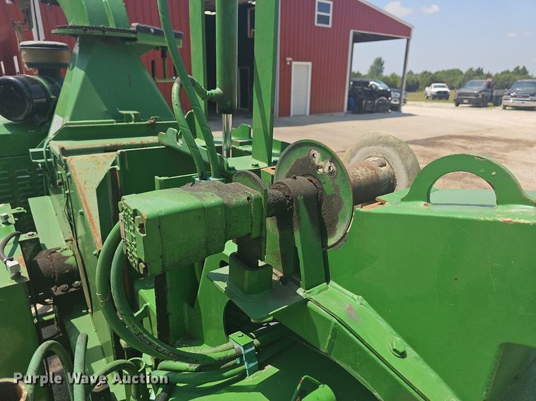 image for item DR3415 2013 Bandit 1590XP  wood chipper