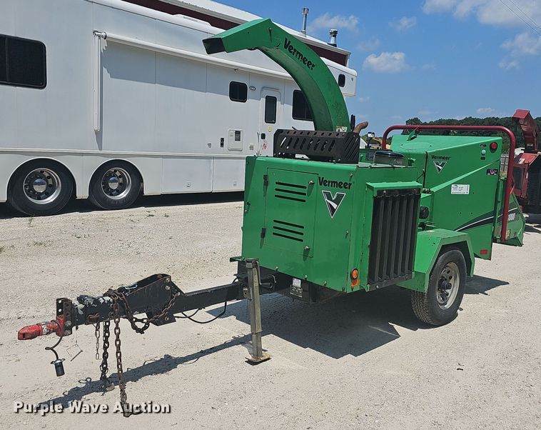 image for item DR3418 2015 Vermeer BC1000XL  wood chipper