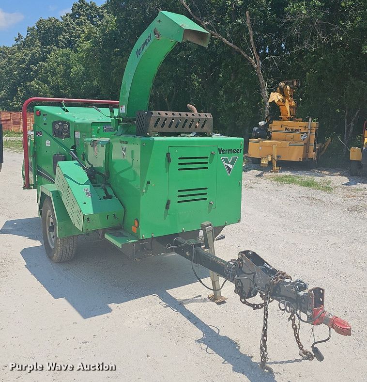 image for item DR3418 2015 Vermeer BC1000XL  wood chipper