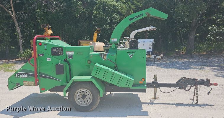 image for item DR3418 2015 Vermeer BC1000XL  wood chipper