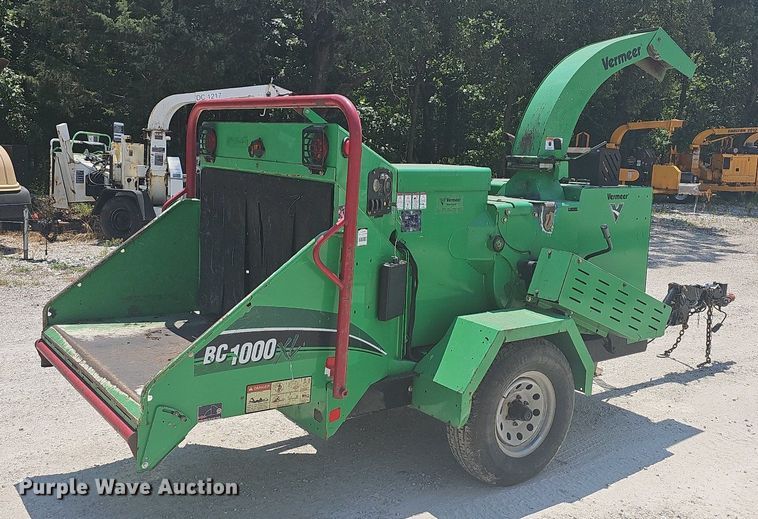 image for item DR3418 2015 Vermeer BC1000XL  wood chipper