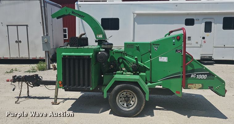 image for item DR3418 2015 Vermeer BC1000XL  wood chipper