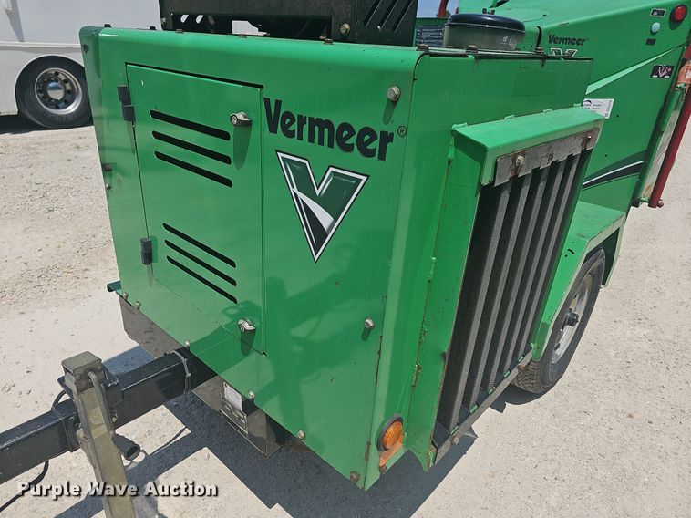 image for item DR3418 2015 Vermeer BC1000XL  wood chipper