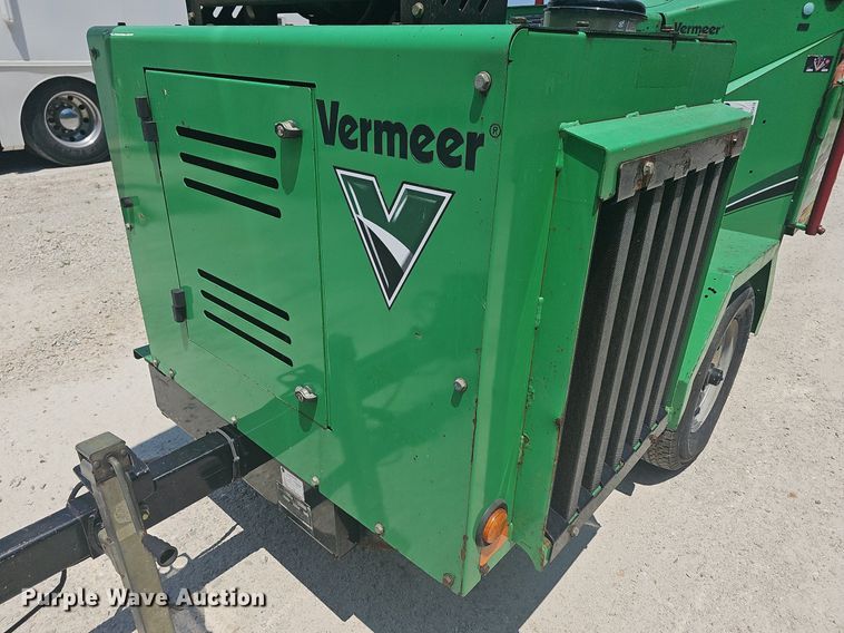 image for item DR3418 2015 Vermeer BC1000XL  wood chipper