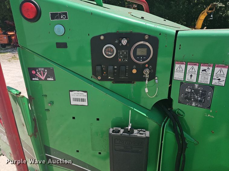 image for item DR3418 2015 Vermeer BC1000XL  wood chipper