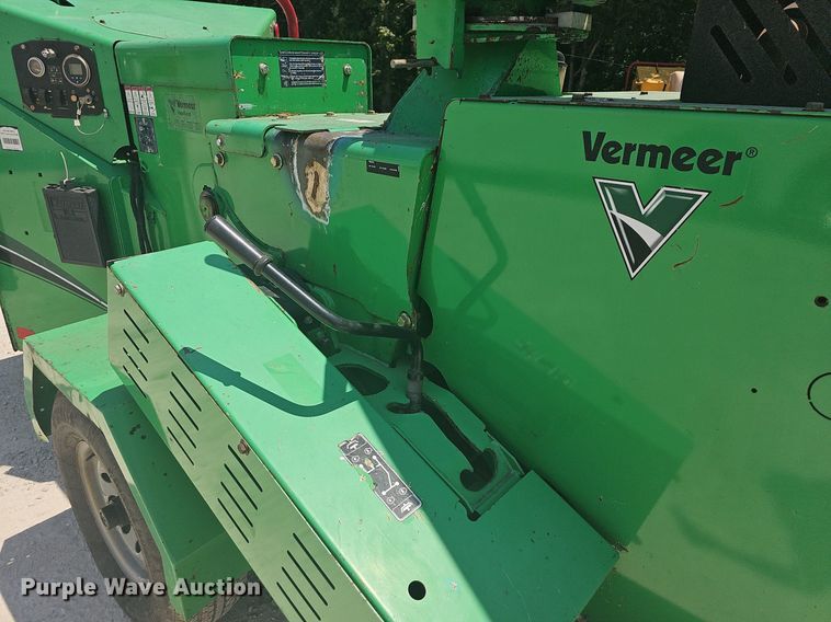 image for item DR3418 2015 Vermeer BC1000XL  wood chipper