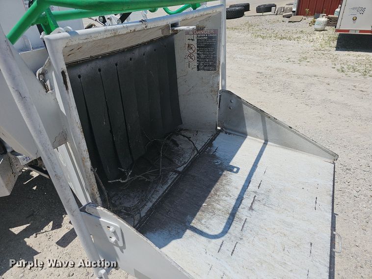 image for item DR3420 2011 Altec DC-1317  wood chipper