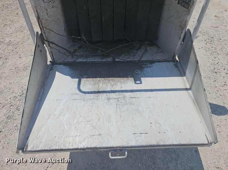 image for item DR3420 2011 Altec DC-1317  wood chipper