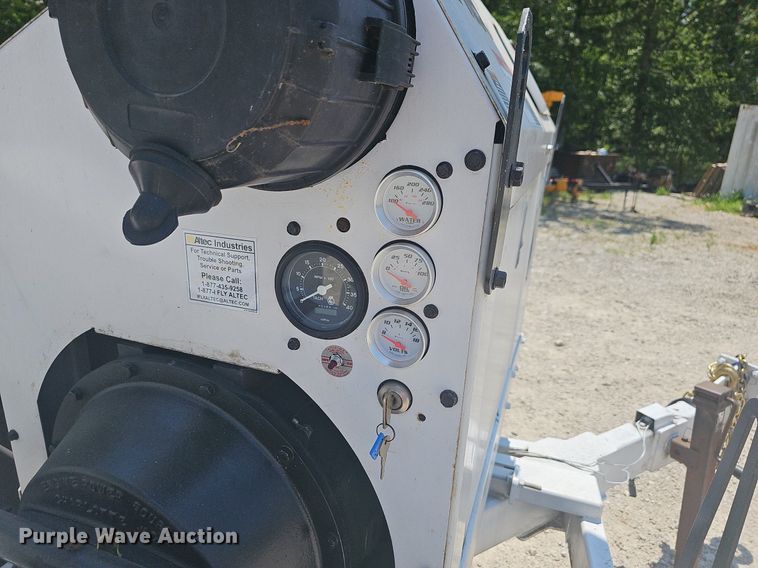 image for item DR3420 2011 Altec DC-1317  wood chipper