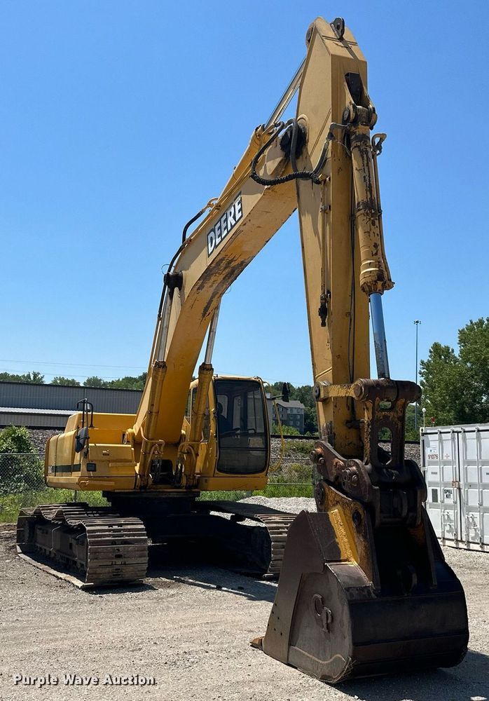 image for item DR7446 2000 John Deere 330LC  excavator