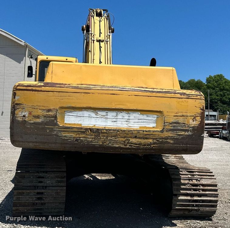 image for item DR7446 2000 John Deere 330LC  excavator