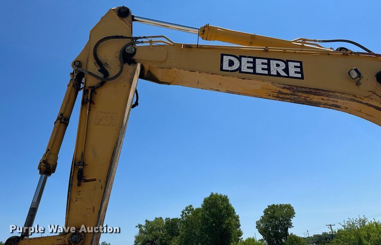 image for item DR7446 2000 John Deere 330LC  excavator