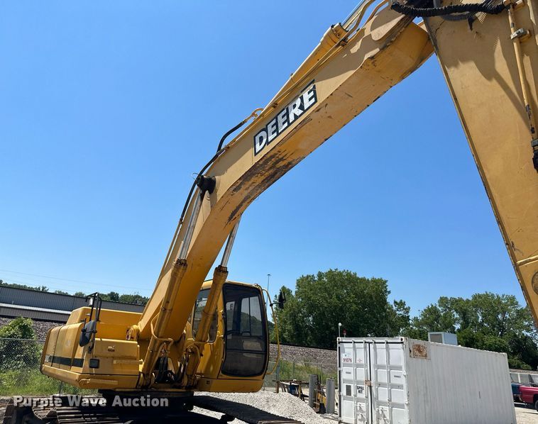 image for item DR7446 2000 John Deere 330LC  excavator