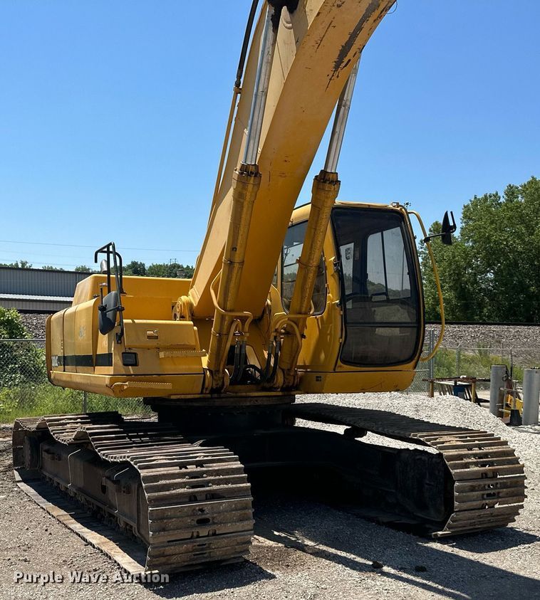 image for item DR7446 2000 John Deere 330LC  excavator