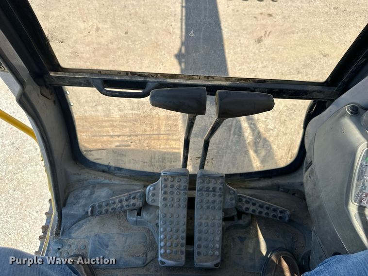 image for item DR7446 2000 John Deere 330LC  excavator