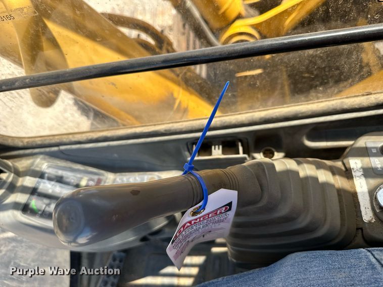 image for item DR7446 2000 John Deere 330LC  excavator