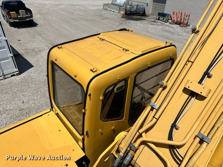 image for item DR7446 2000 John Deere 330LC  excavator