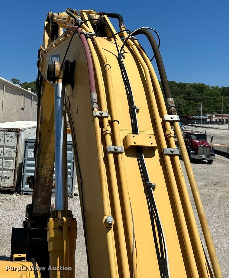 image for item DR7446 2000 John Deere 330LC  excavator