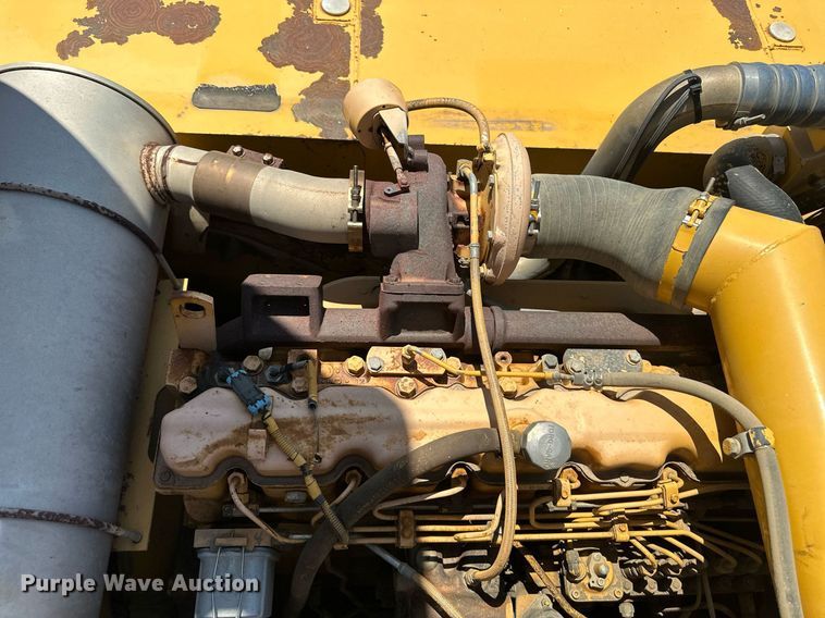 image for item DR7446 2000 John Deere 330LC  excavator