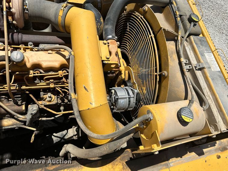 image for item DR7446 2000 John Deere 330LC  excavator