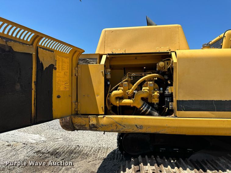 image for item DR7446 2000 John Deere 330LC  excavator