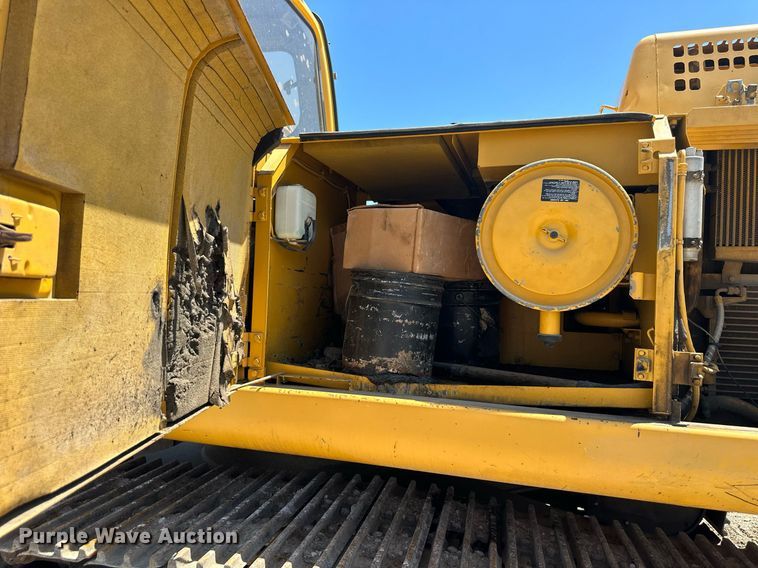 image for item DR7446 2000 John Deere 330LC  excavator