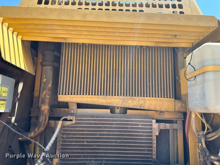 image for item DR7446 2000 John Deere 330LC  excavator