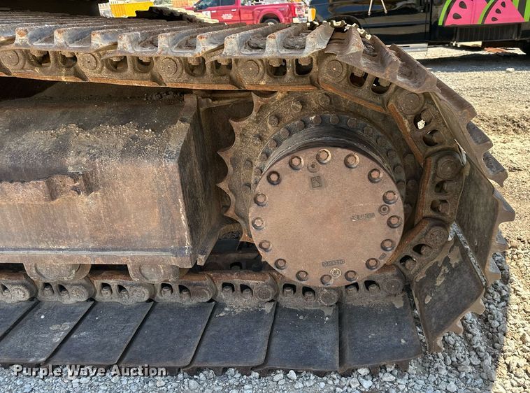 image for item DR7446 2000 John Deere 330LC  excavator
