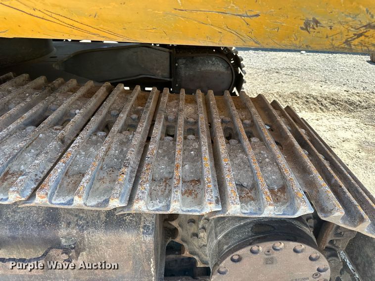 image for item DR7446 2000 John Deere 330LC  excavator