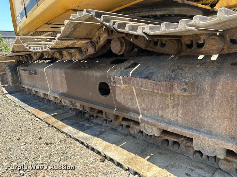 image for item DR7446 2000 John Deere 330LC  excavator