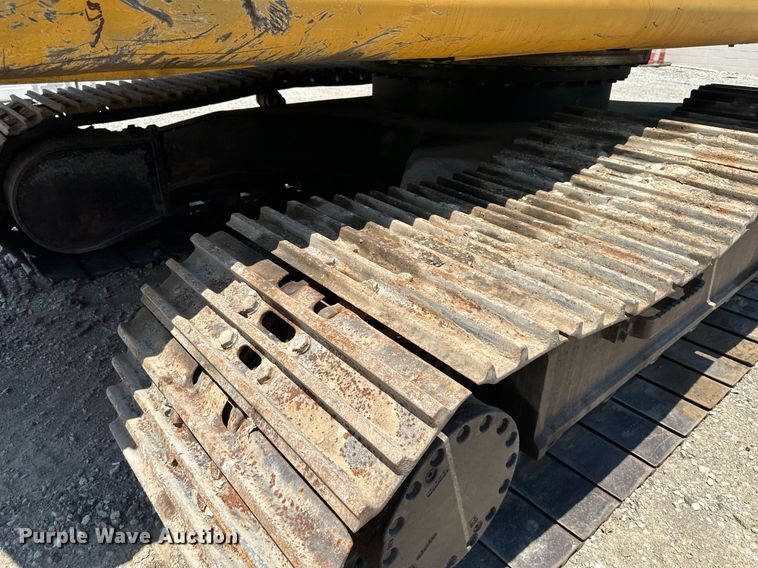 image for item DR7446 2000 John Deere 330LC  excavator