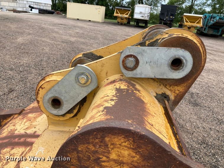 image for item HN9912 Caterpillar  54"W excavator bucket