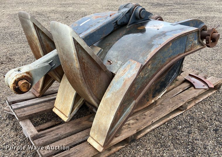 image for item HN9913 Caterpillar  50"W excavator grapple