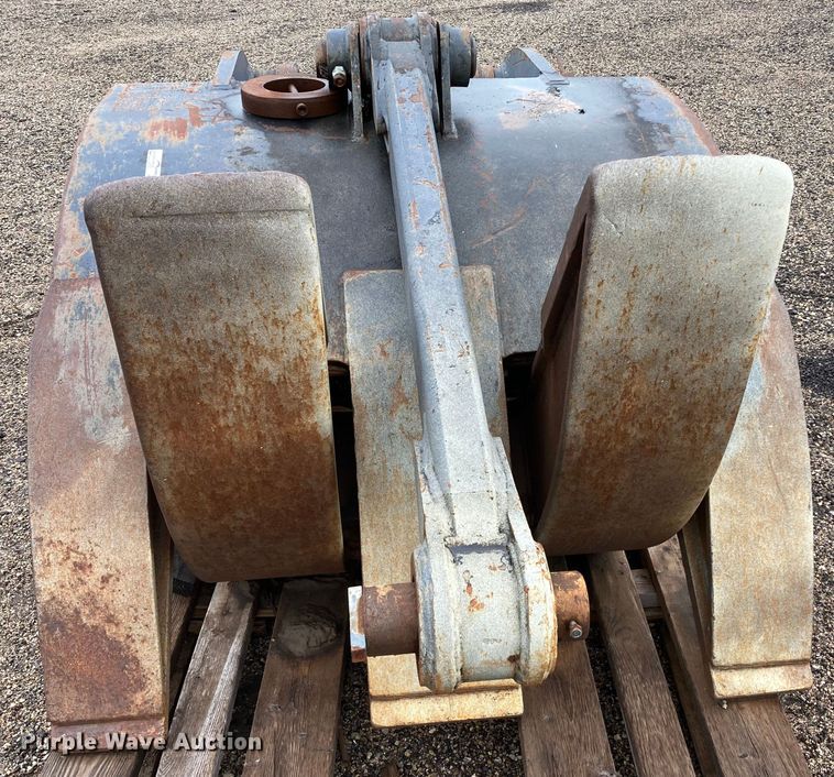 image for item HN9913 Caterpillar  50"W excavator grapple
