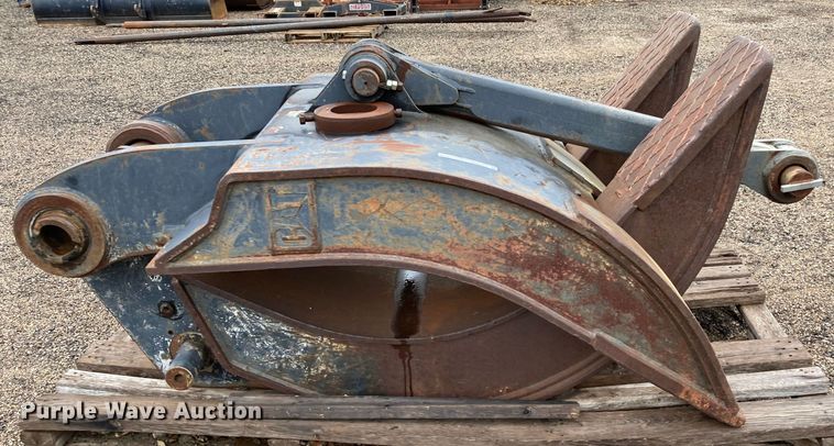 image for item HN9913 Caterpillar  50"W excavator grapple