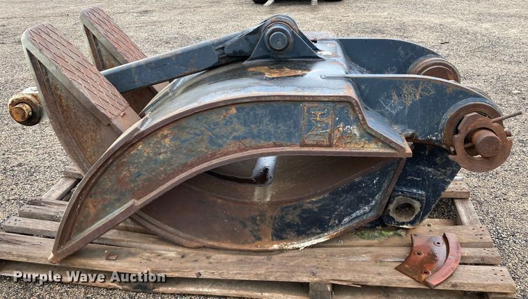 image for item HN9913 Caterpillar  50"W excavator grapple