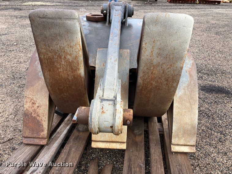 image for item HN9913 Caterpillar  50"W excavator grapple