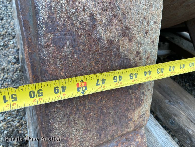 image for item HN9913 Caterpillar  50"W excavator grapple