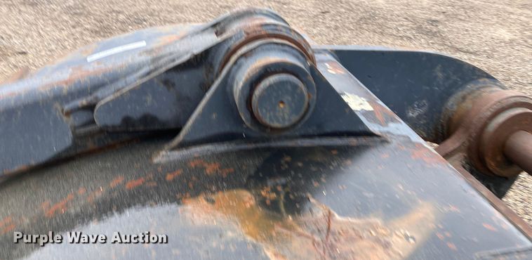 image for item HN9913 Caterpillar  50"W excavator grapple